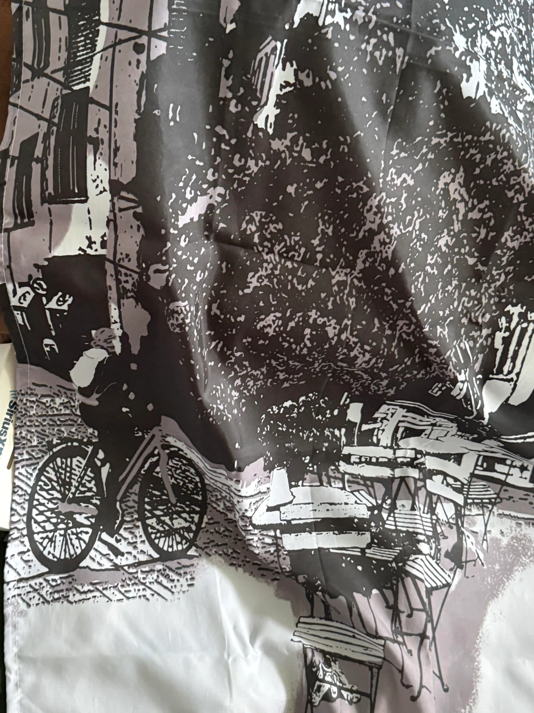 Shower Curtain with European Cityscape Print - photo 2