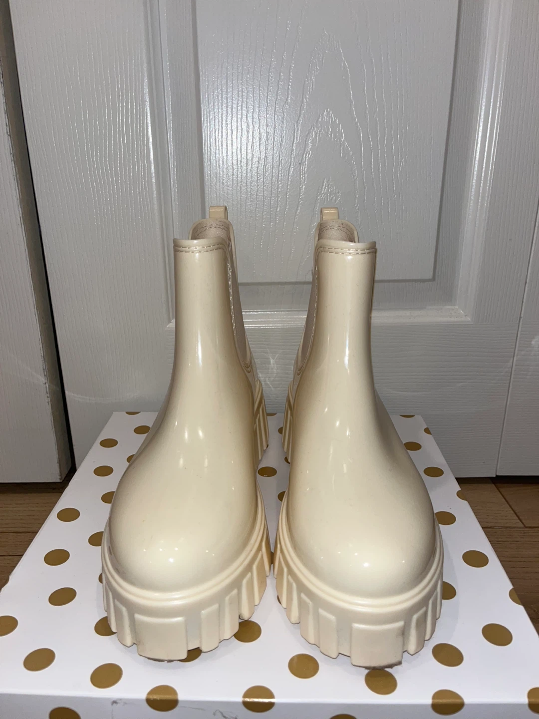 Like New! Cream Chelsea Rain Boots - photo 2