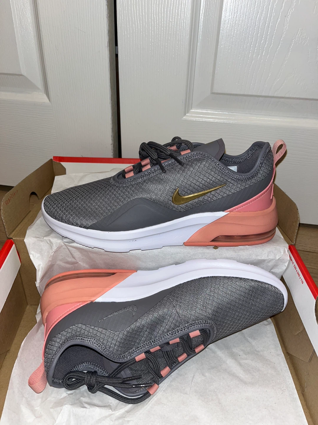 BRAND NEW Nike Air Max Motion 2 Women's Shoes - photo 4