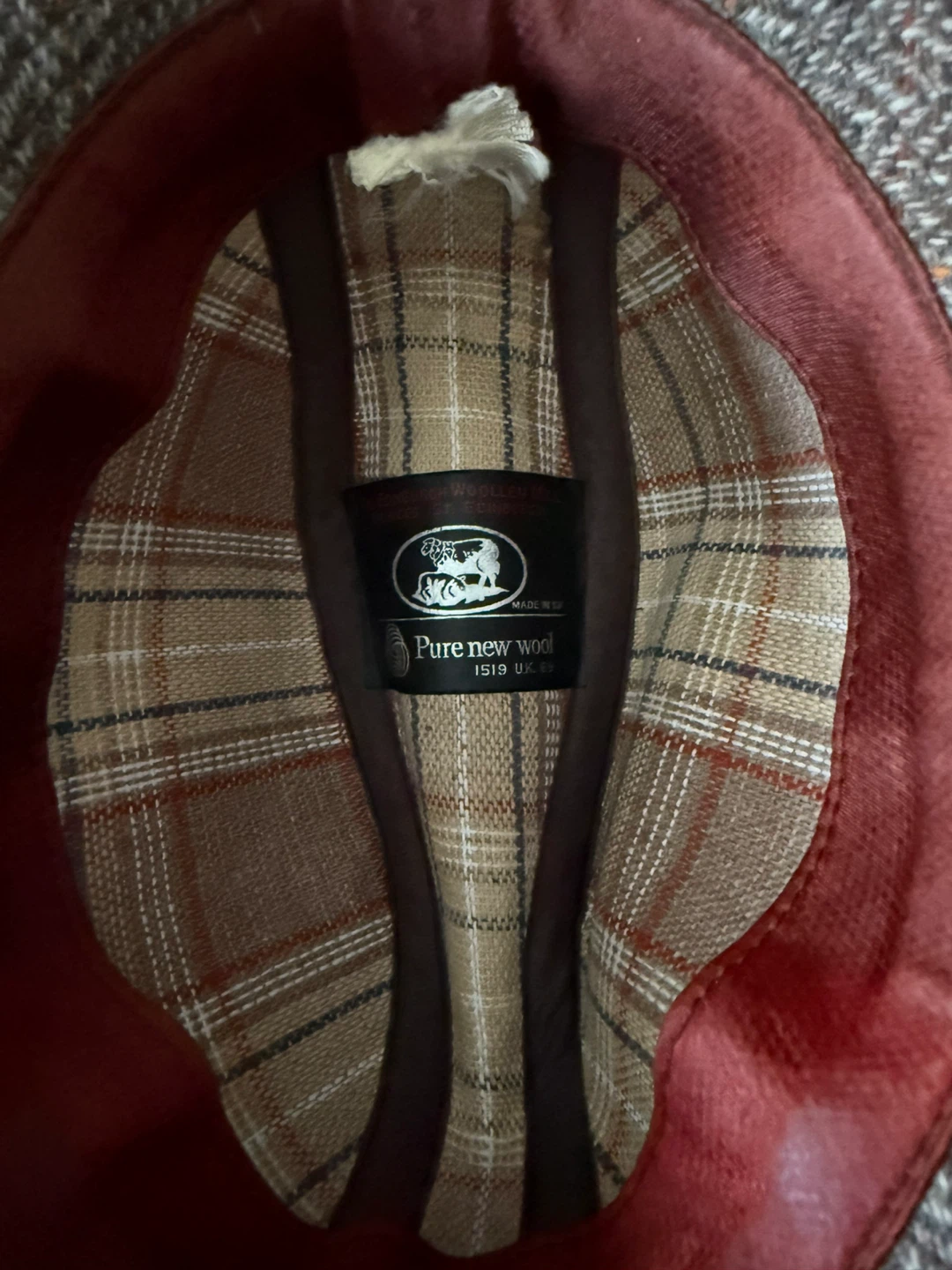 Pure New Wool Herringbone Hat - photo 5