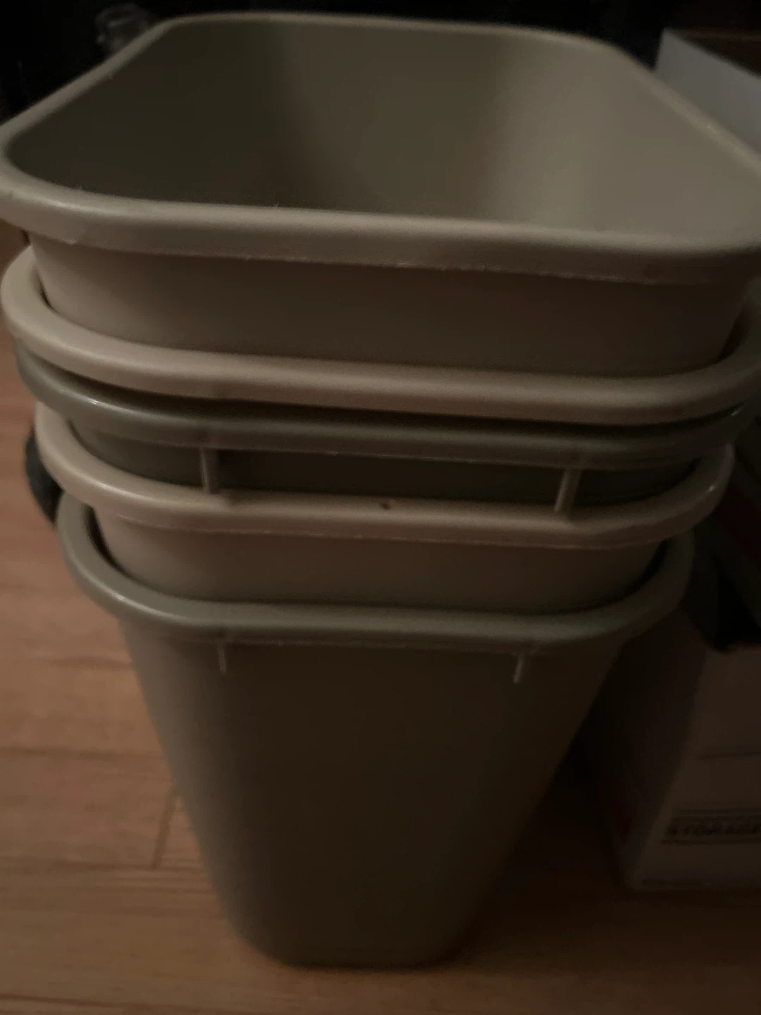 Desert plates and plastic bins - photo 2