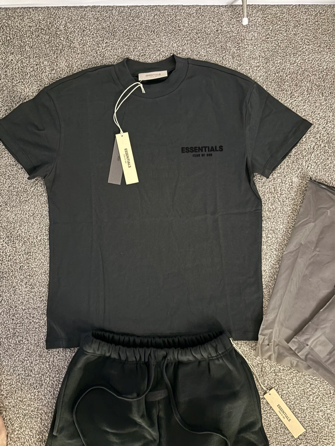 ESSENTIALS SUMMER SET FOR SALE💯 - photo 2