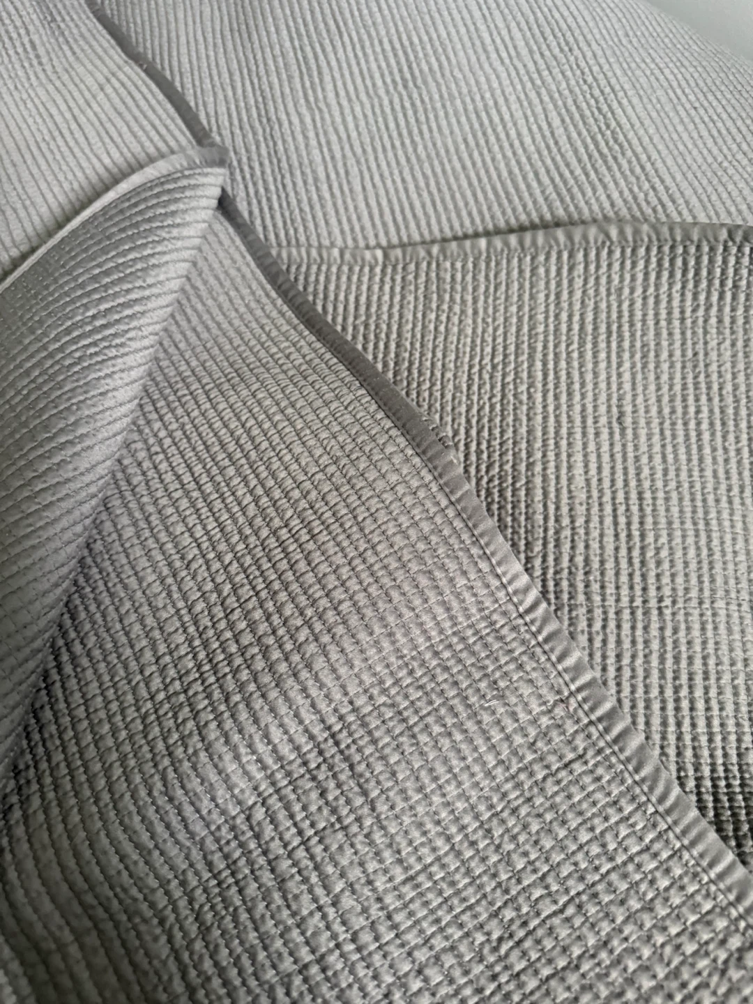 Wholesome Luxe Grey King Size Quilt & 2 Pillow Shams - photo 4