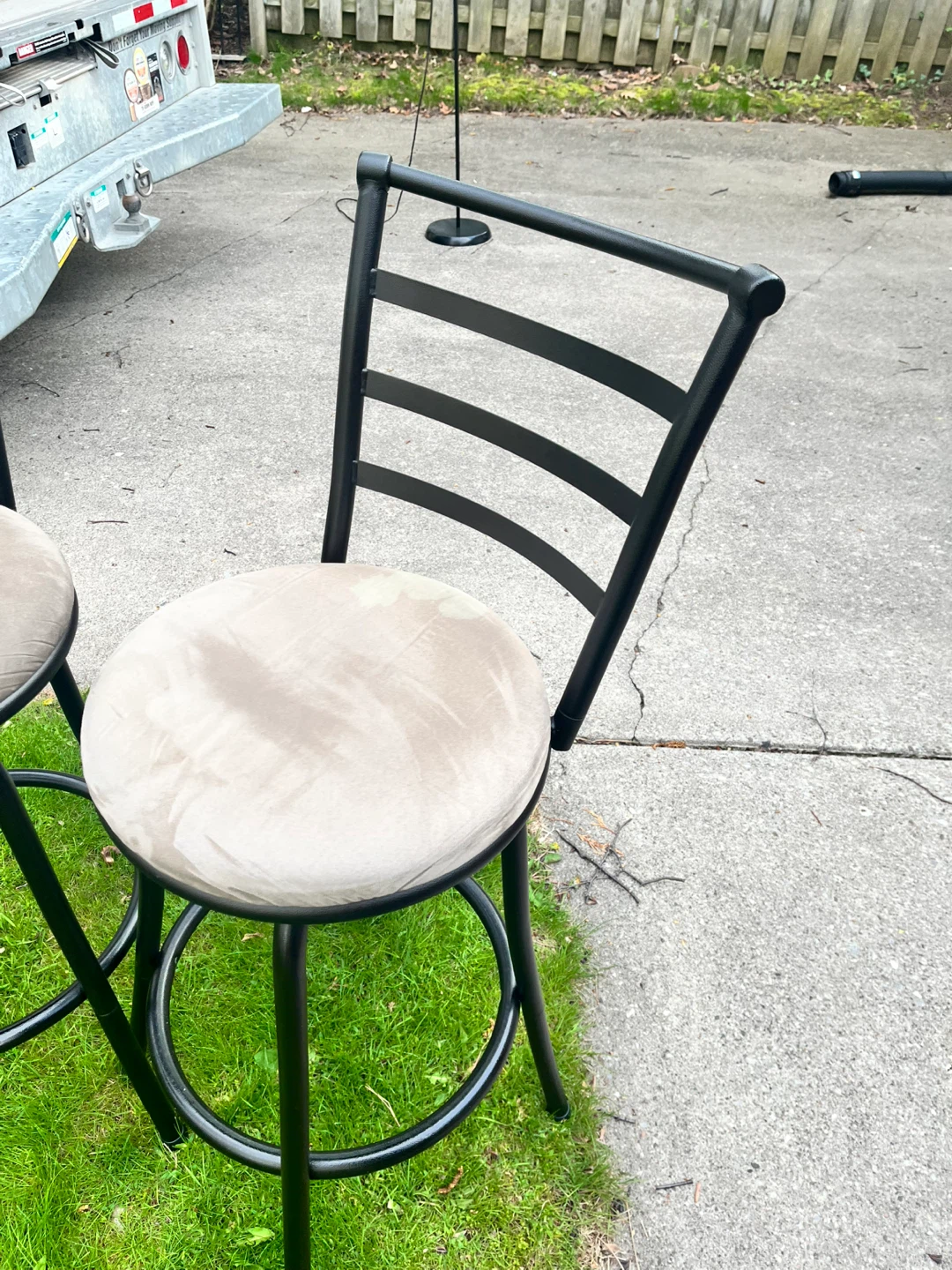 Set of 3 Swivel Bar Stools - photo 2