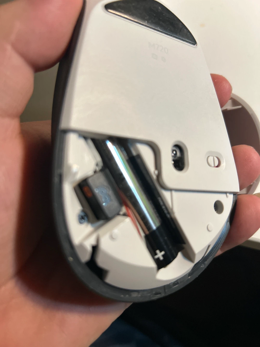 Logitech M720 wireless mouse - photo 3