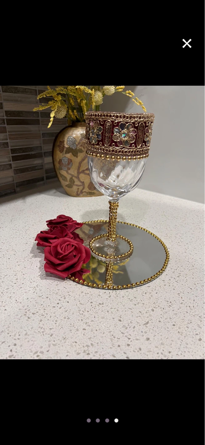 Decorative Wine Glass with Red Roses