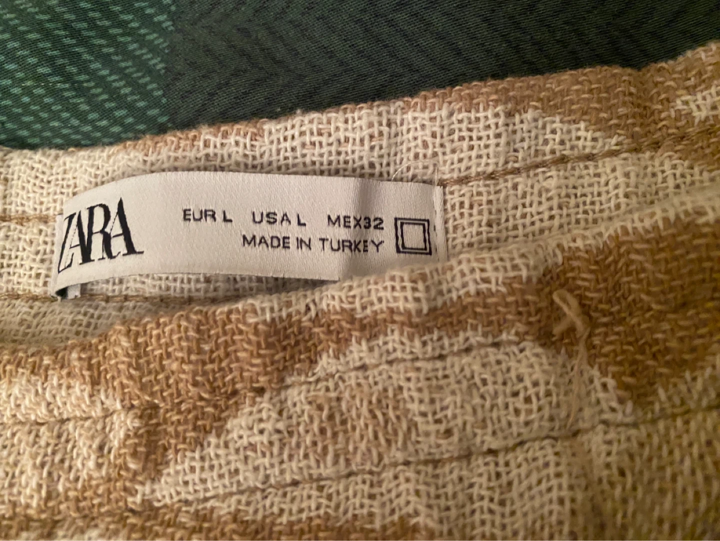 ZARA Textured Pattern Shorts Size L（MEX32） - photo 2