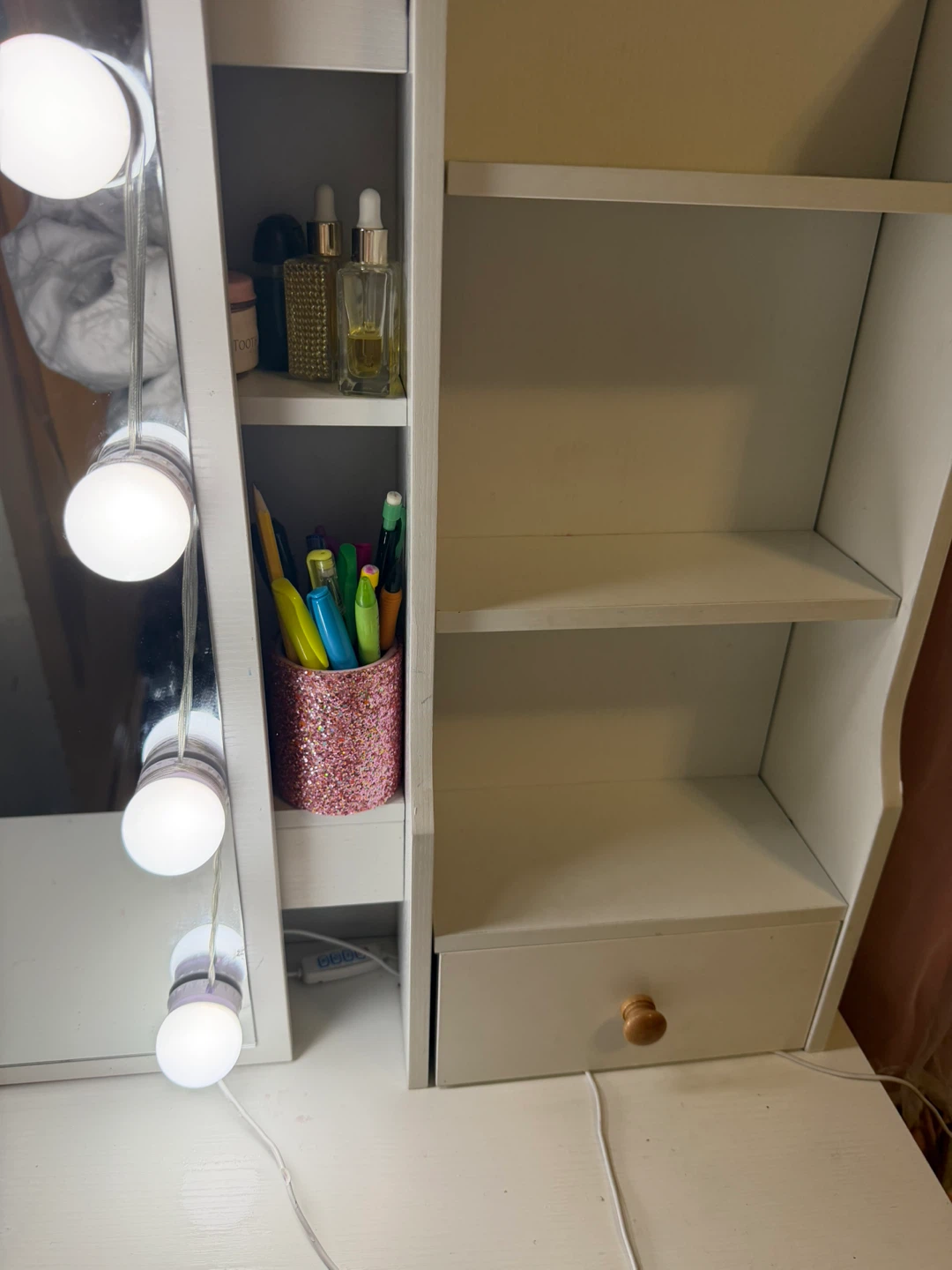 Vanity Makeup Table with Lighted Mirror and Stool - photo 4