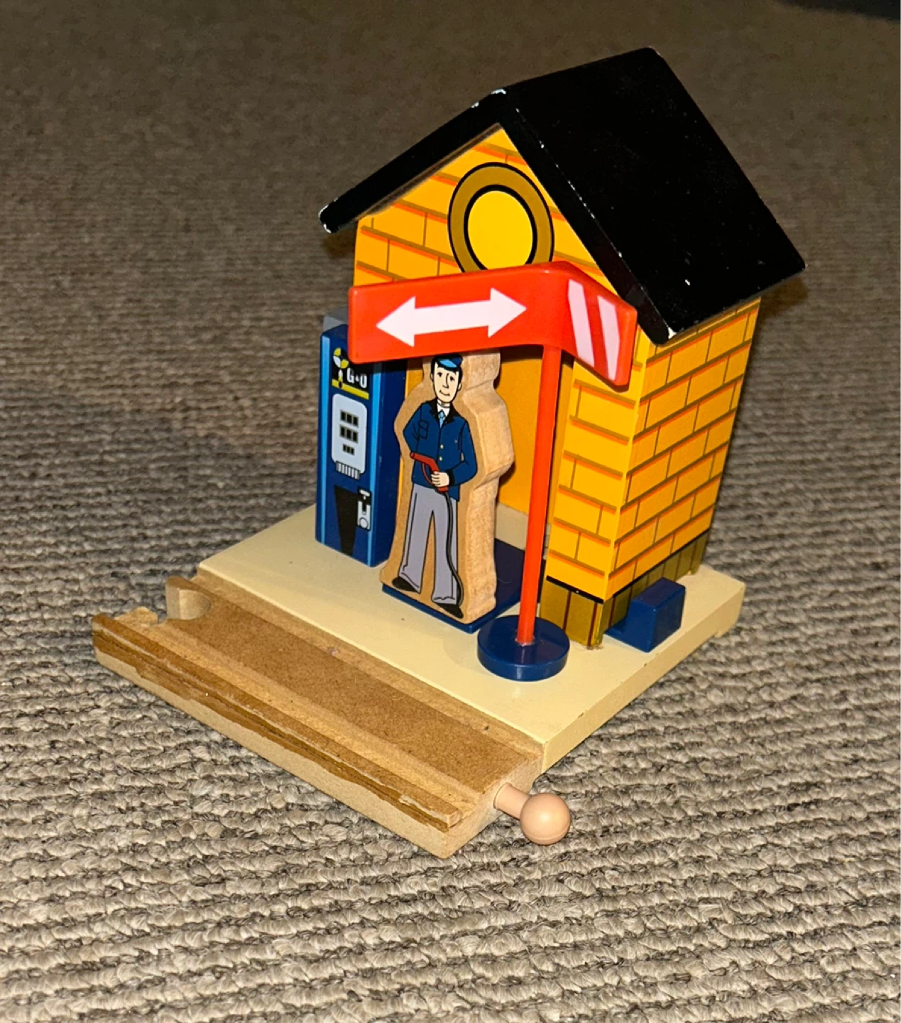 Wooden Gas Station Play Set with Attendant - photo 5