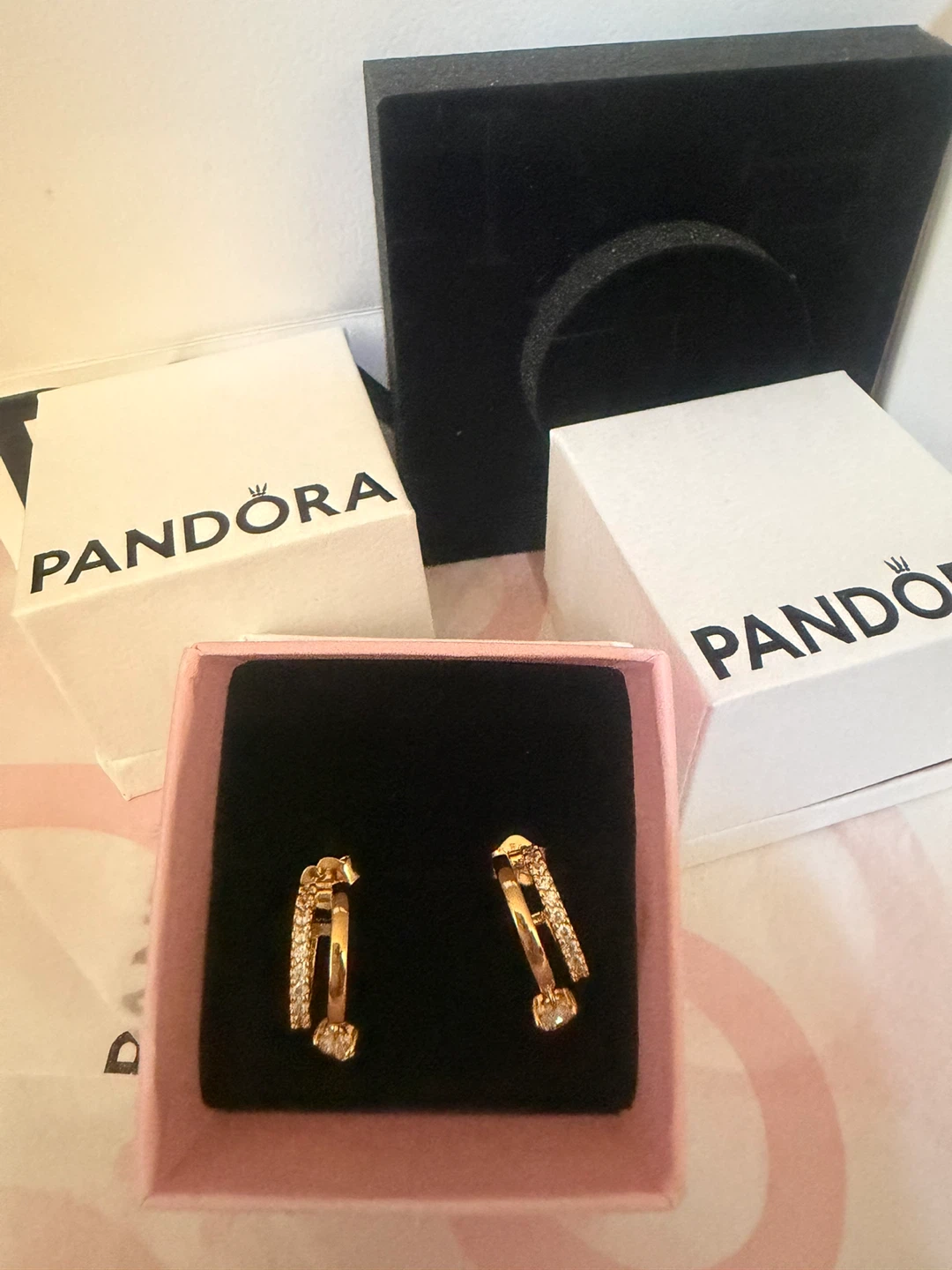 Pandora Gold Hoop Earrings small with Crystals