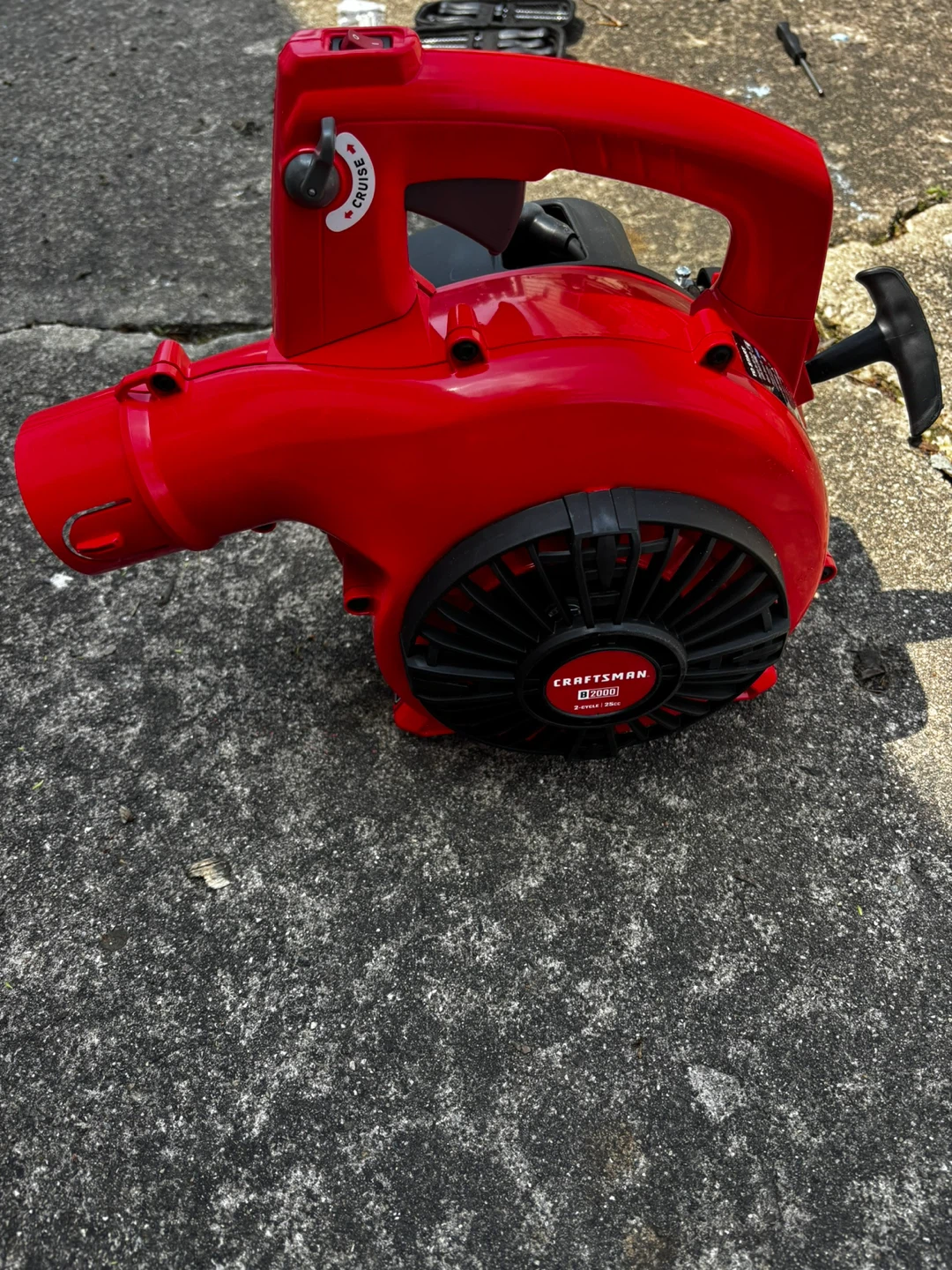Gas leaf blower