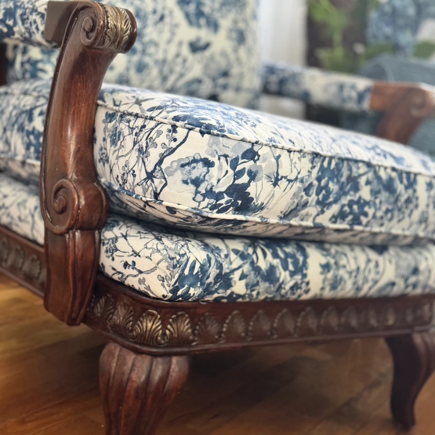 Wingback Accent Chair with Ottoman - Blue Floral - photo 4