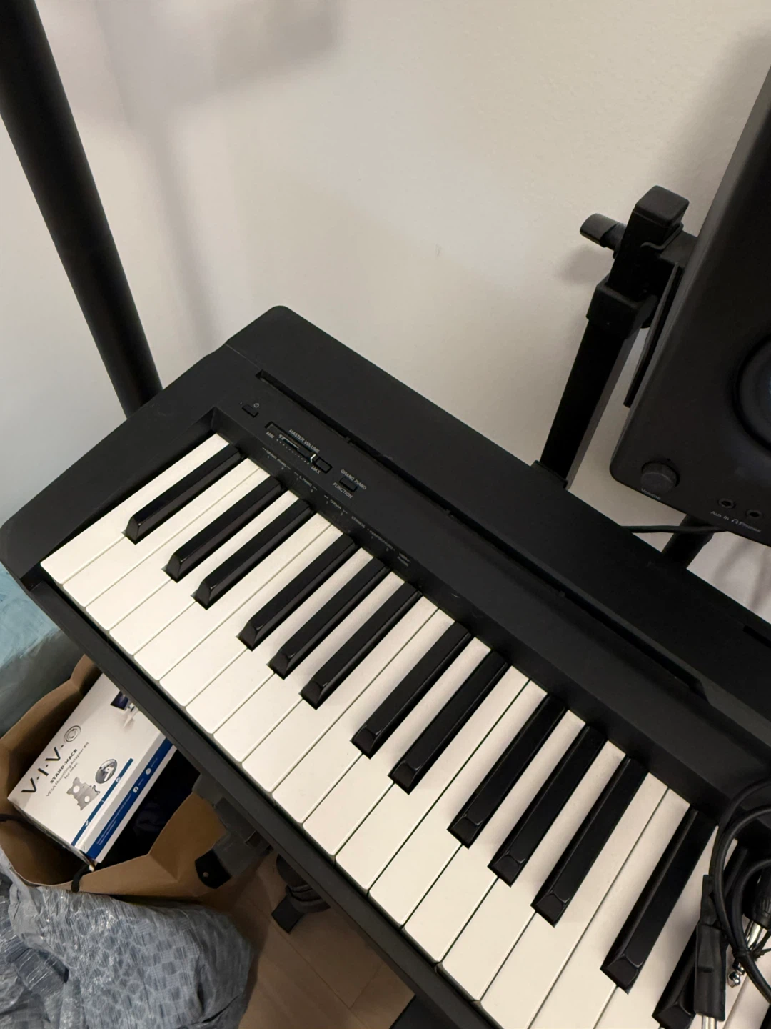 Yamaha Digital Piano P71 bundle with Stand and Bench - photo 2