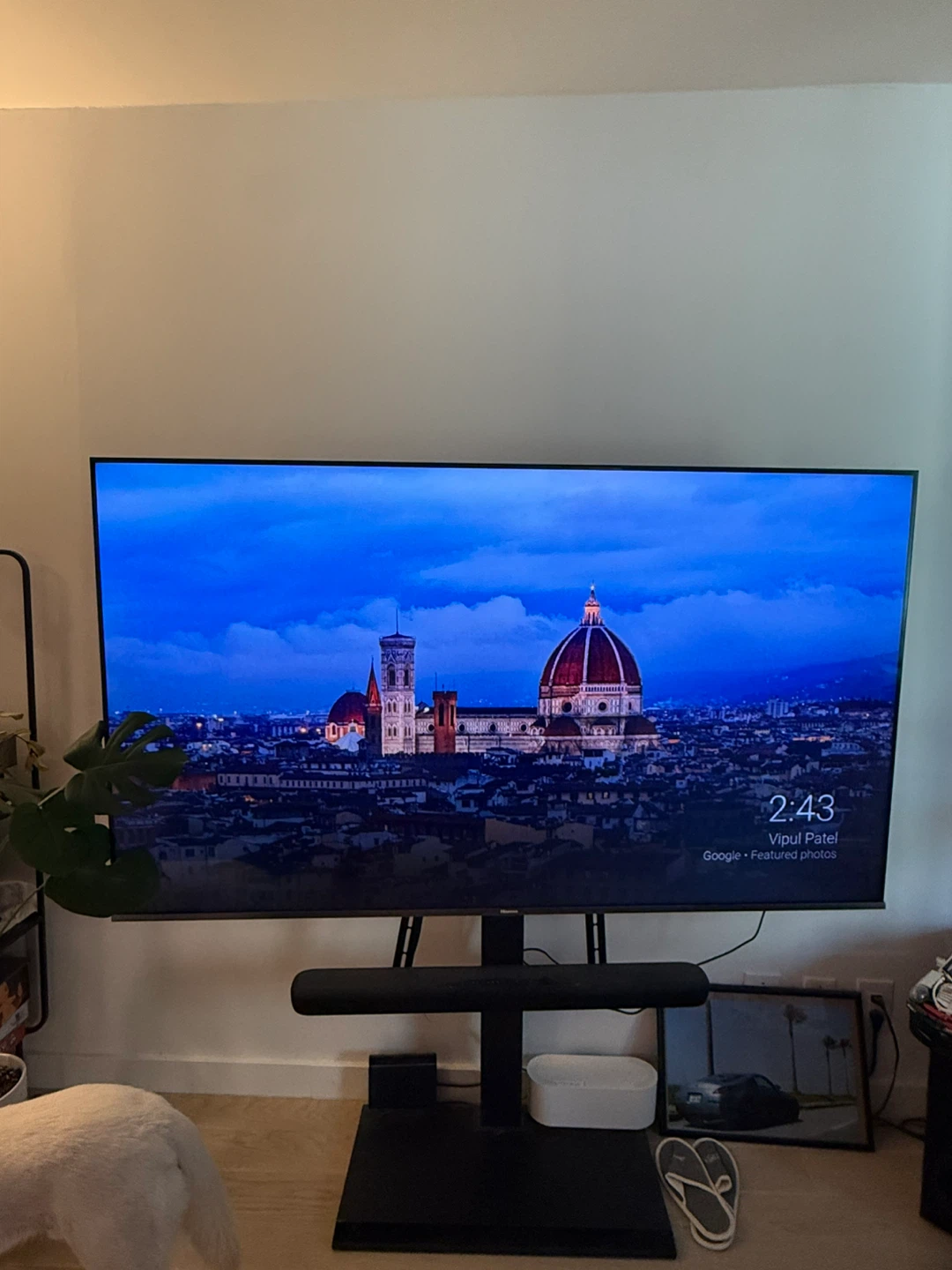 Hisense 75 inch smart TV + stand with yamaha speakers - photo 3