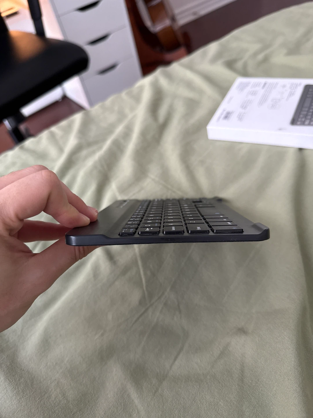 Kaku Small Wireless Bluetooth Keyboard - photo 5