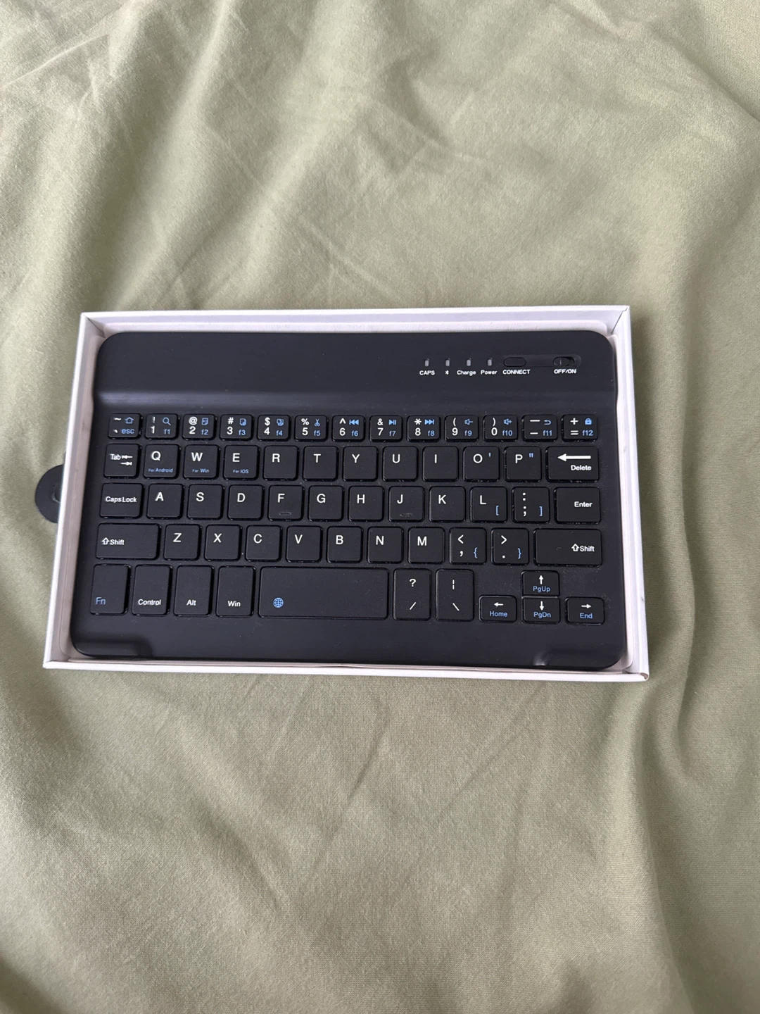 Kaku Small Wireless Bluetooth Keyboard - photo 3