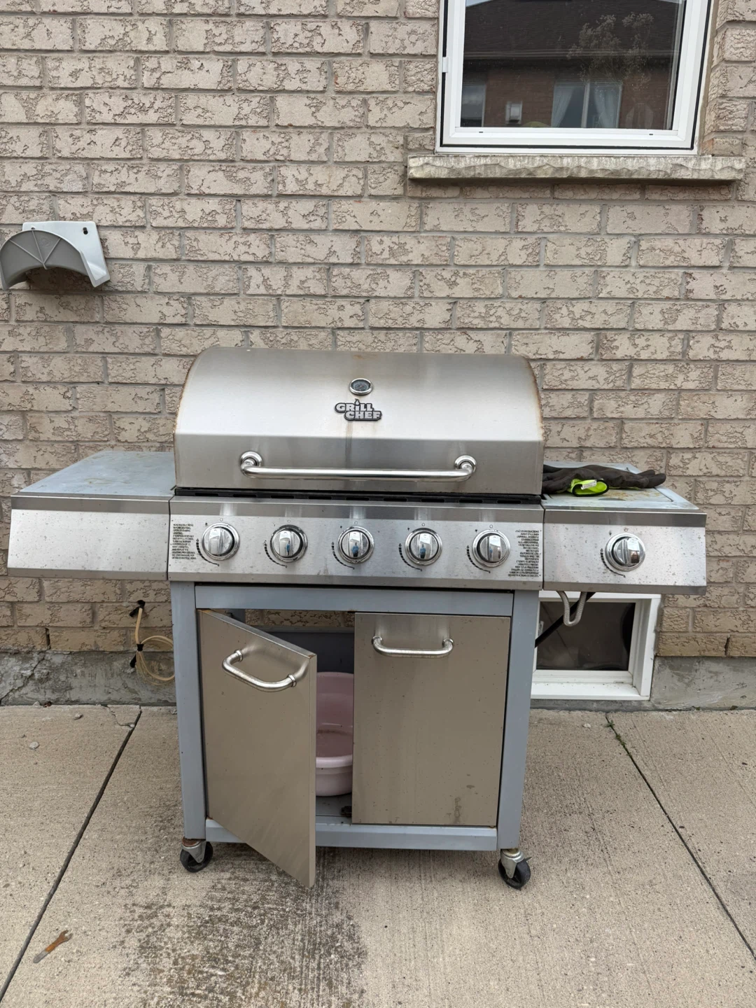 Rusted Grill Master Propane BBQ - photo 2