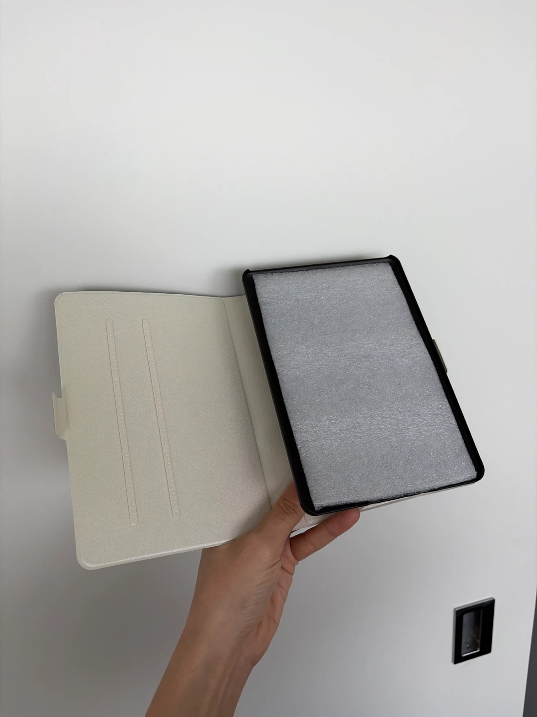 Avocado print kindle case - photo 2