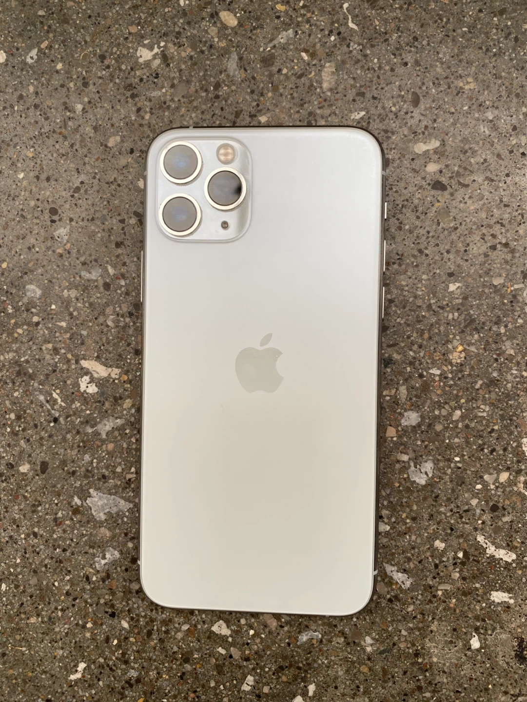 Apple iPhone 11 Pro 256GB storage