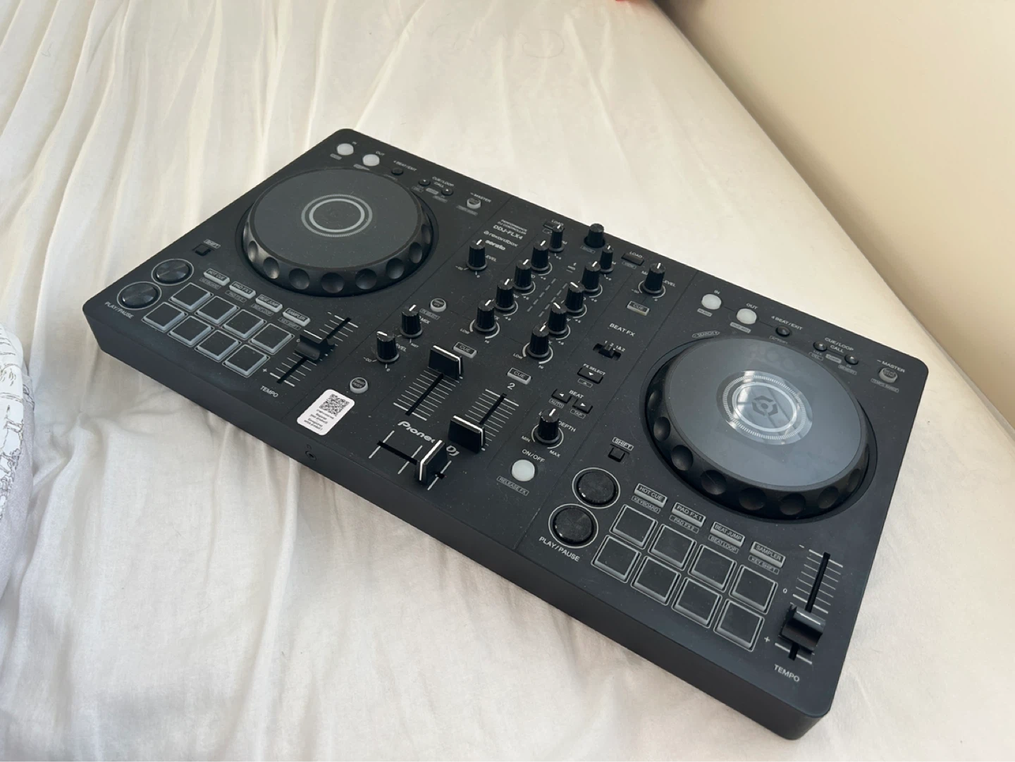 Pioneer DJ DDJ-FLX4 DJ Controller - photo 2