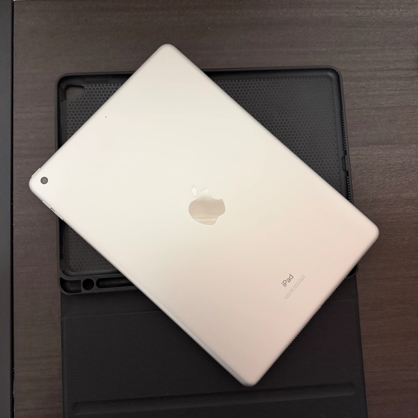 Apple iPad 8th (WIFI) 32GB - LIKE NEW - photo 3