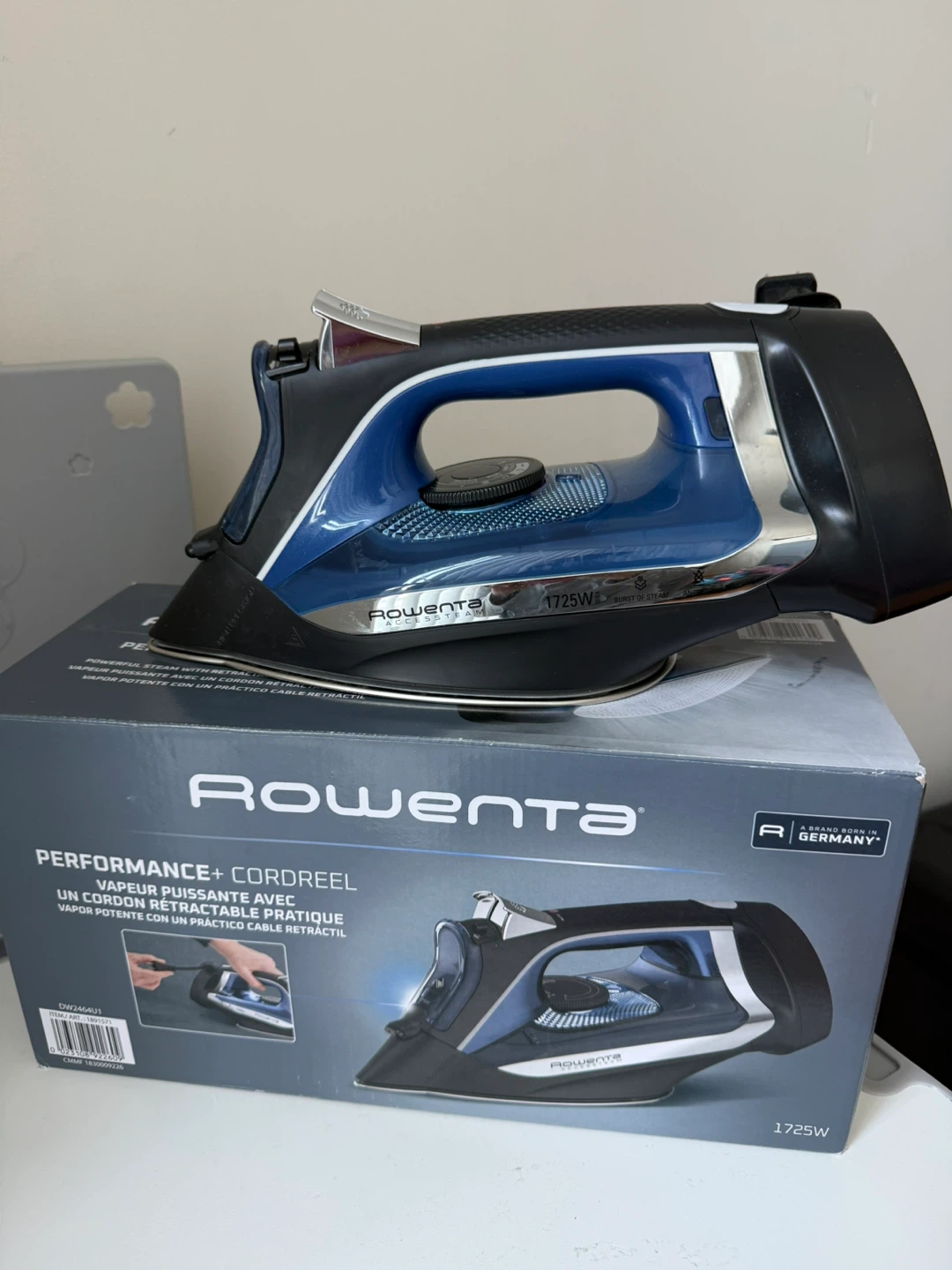 Rowenta Performance+ Cordreel Steam Iron 1725W