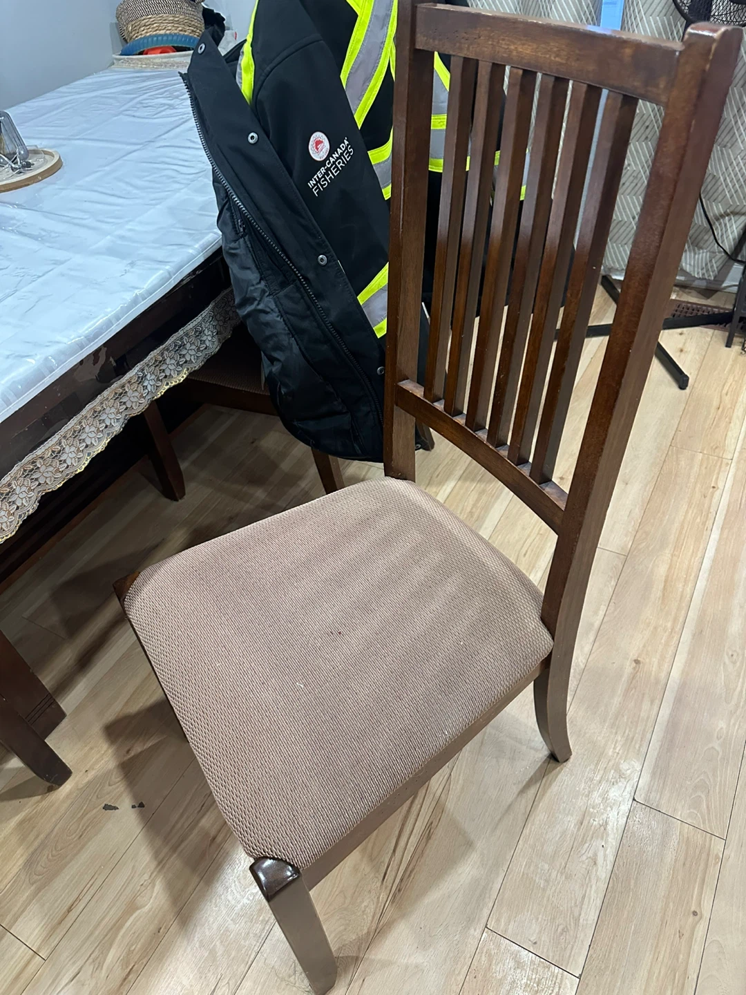 Extendable Dining Table with 6 Chairs - photo 4