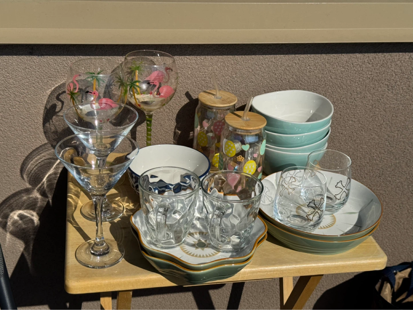 Assorted glassware and dinnerware set