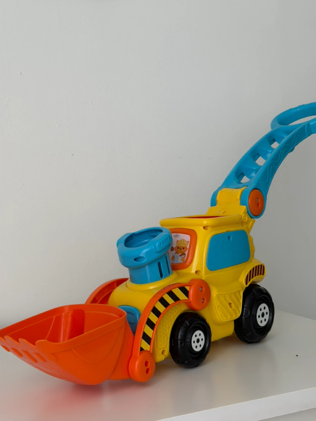Yellow and Blue Ride-On Excavator Toy - photo 2