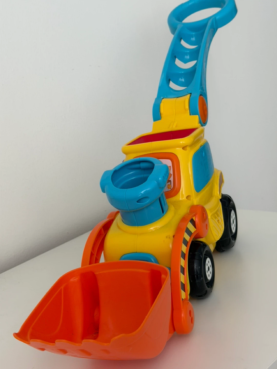 Yellow and Blue Ride-On Excavator Toy - photo 3