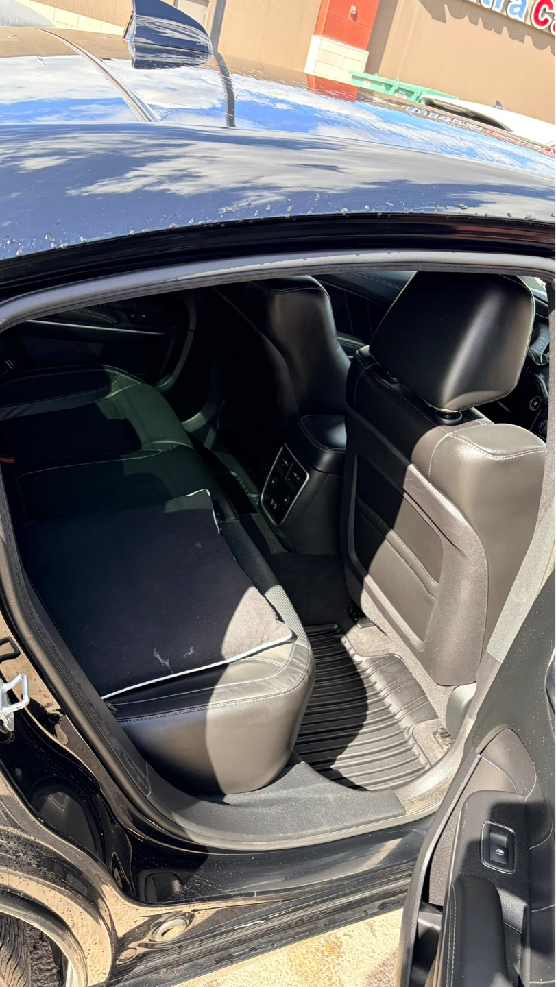2019 Black Dodge Charger Sedan - photo 4
