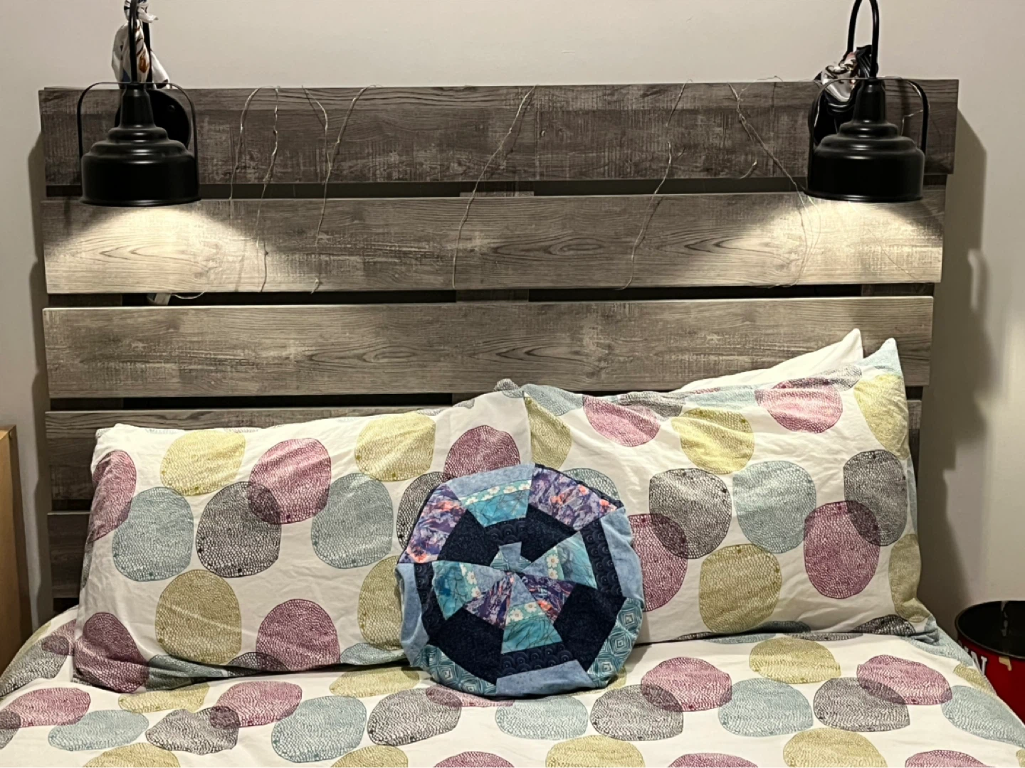 Full size bed frame - photo 2