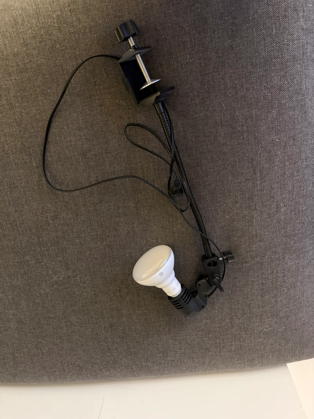 GE plant grow light clamp and bulbs (set of two) - photo 3