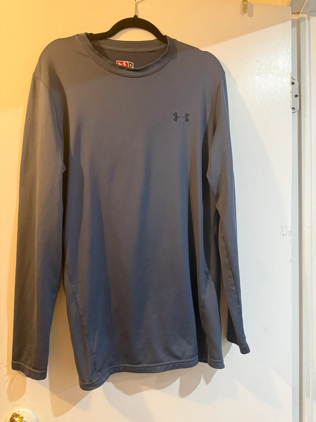 Under Armour Long Sleeve Athletic Shirt - Men's Medium - photo 3