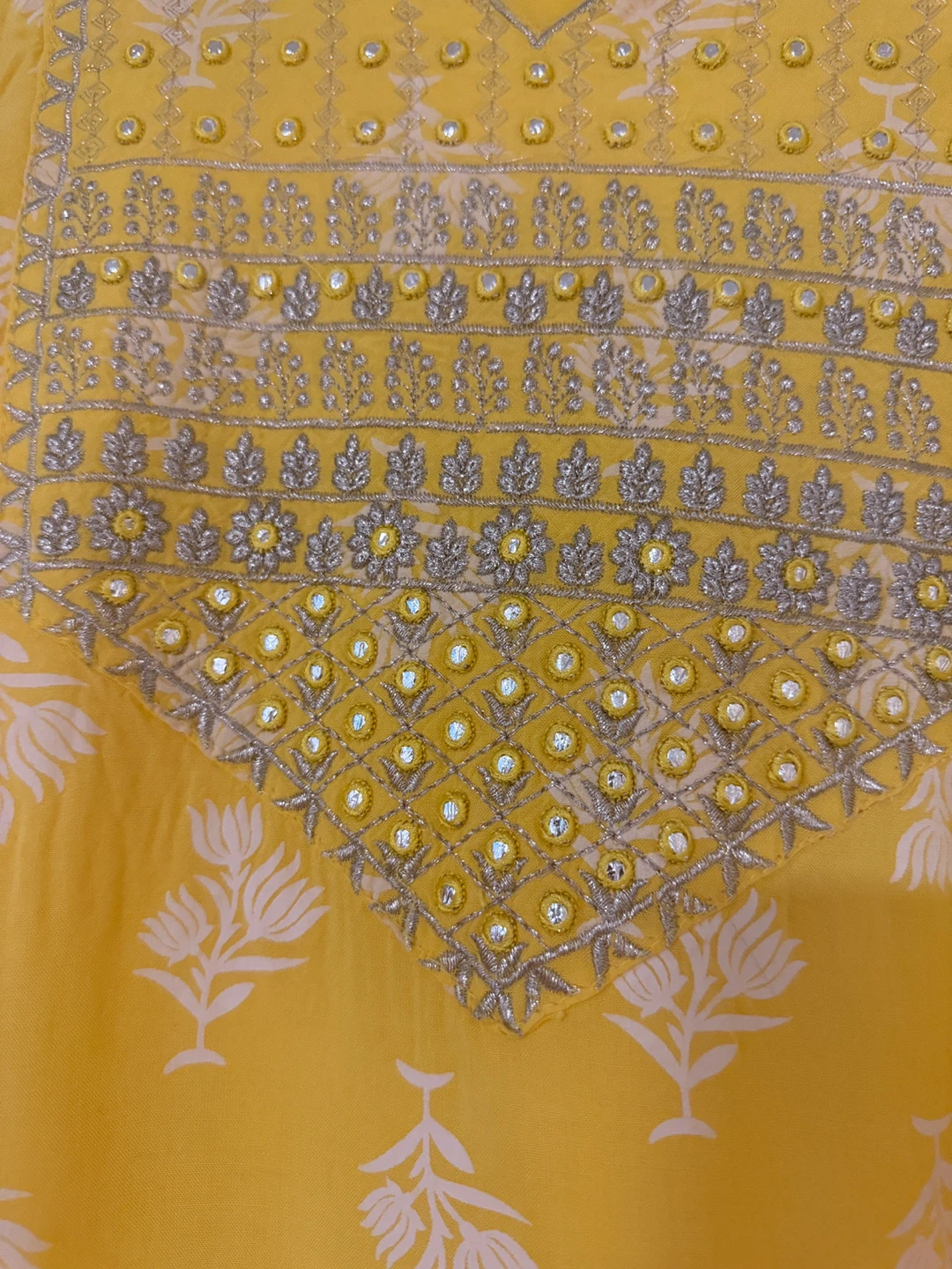 Yellow Kurta with Embellished Neckline and Floral Print - photo 2