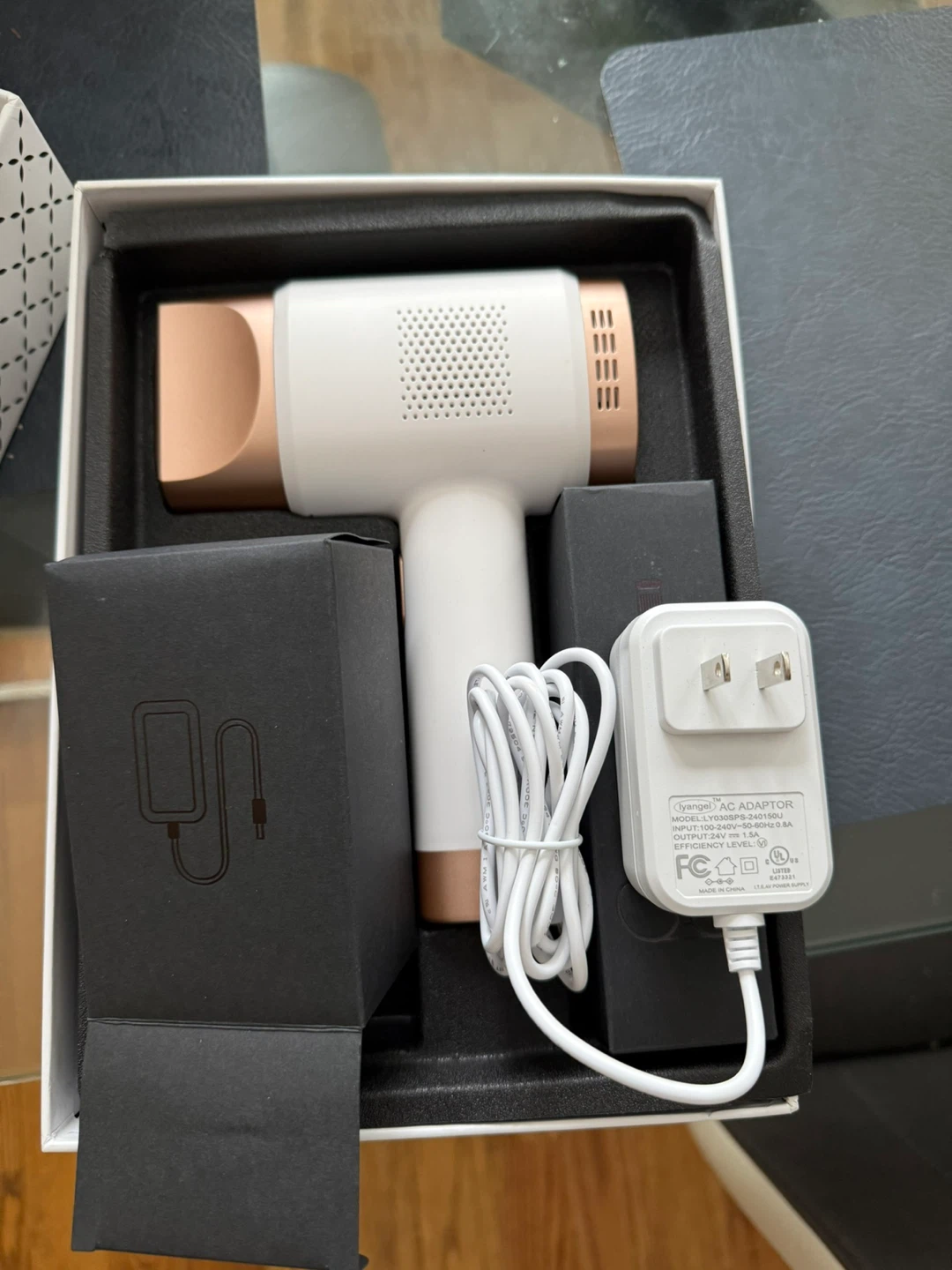 Hand-held IPL Hair Removal Device - photo 2
