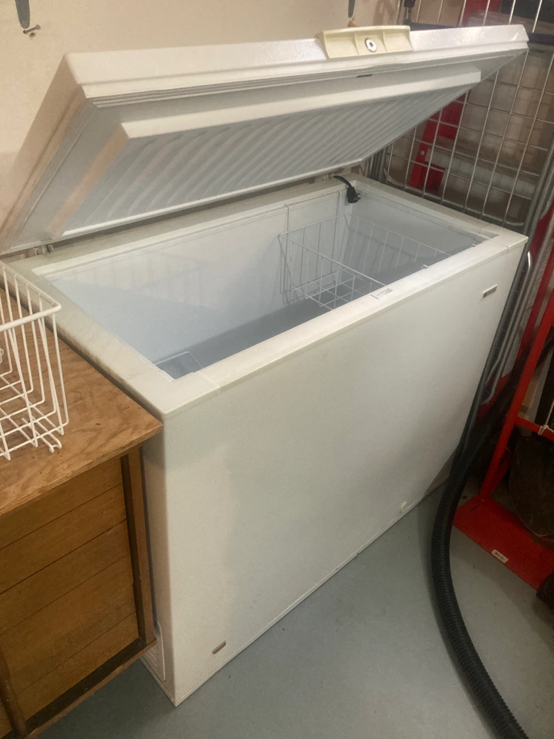 White Chest Freezer - photo 2