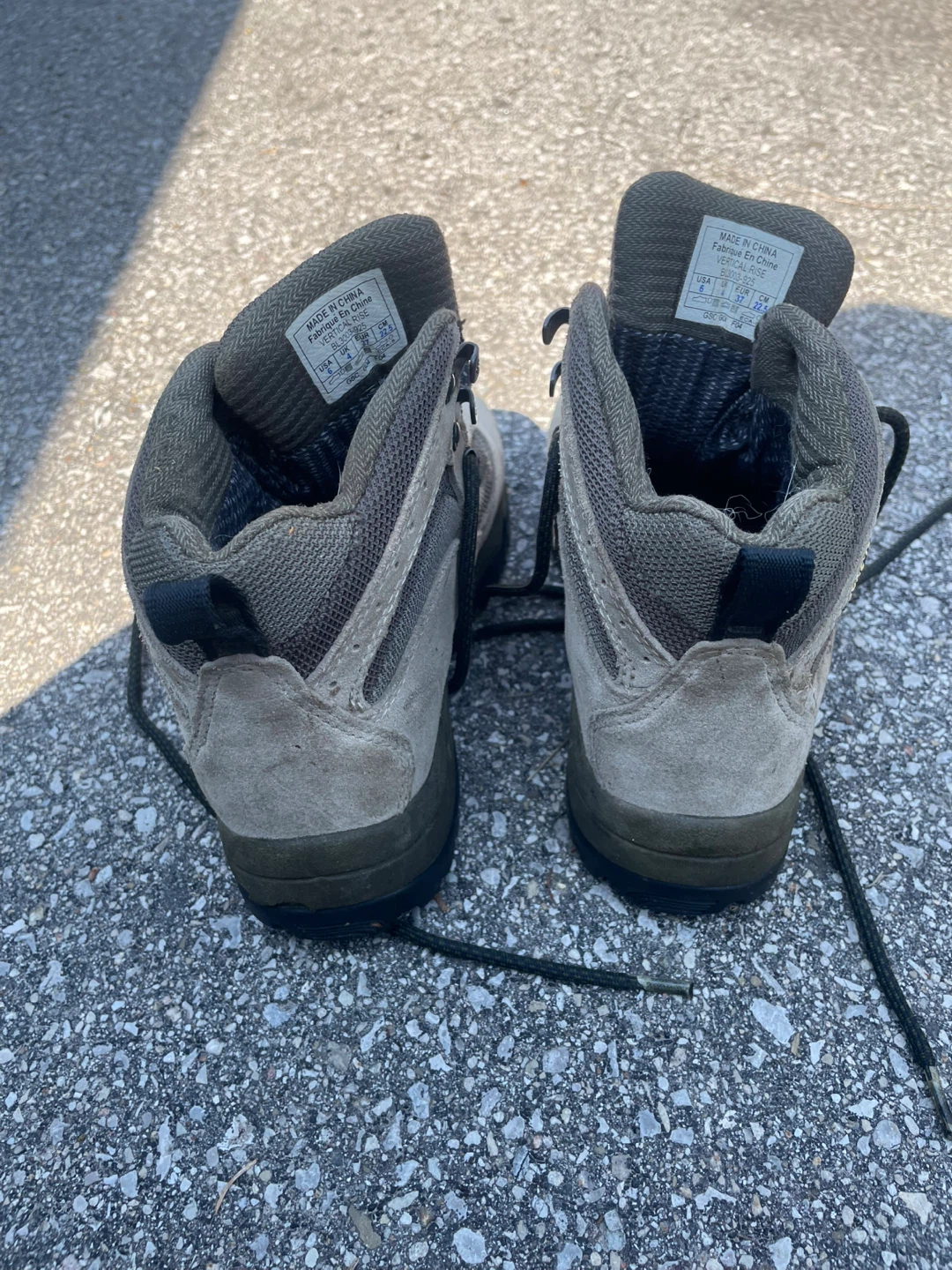 Columbia Women's Hiking Boots Size 6 - photo 3