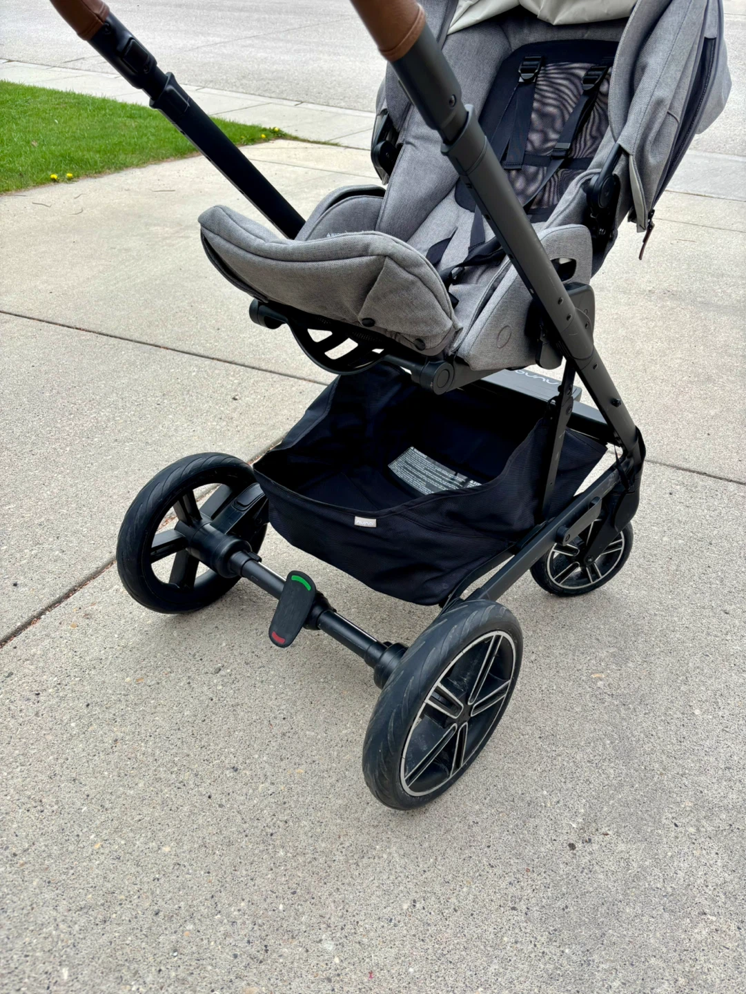 Nuna Mixx Stroller - Grey