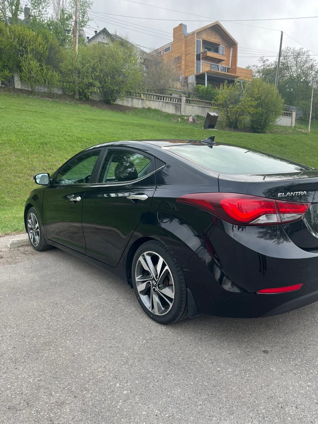 Hyundai Elantra Sedan - photo 2