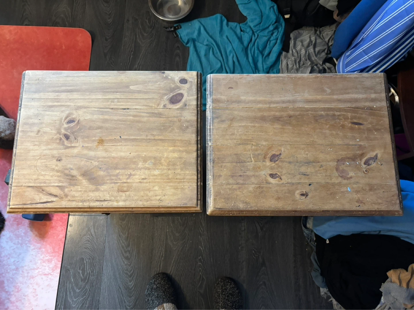 Set of 2 Wooden Nightstands with Decorative Drawer Fronts - photo 2