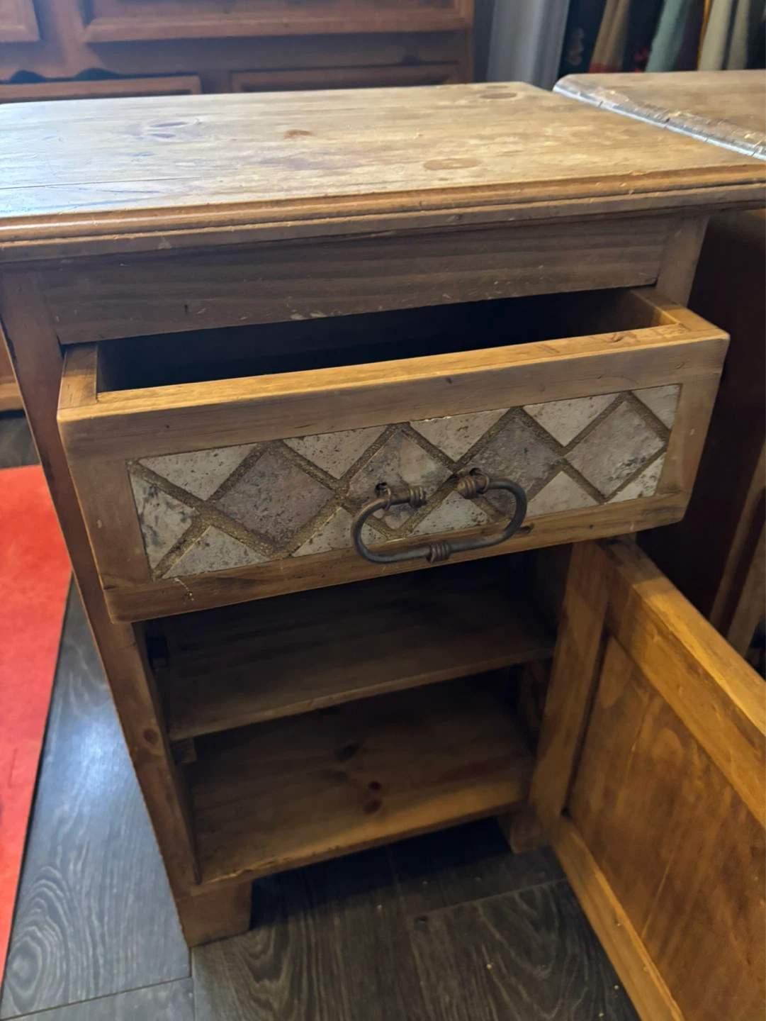 Set of 2 Wooden Nightstands with Decorative Drawer Fronts - photo 3