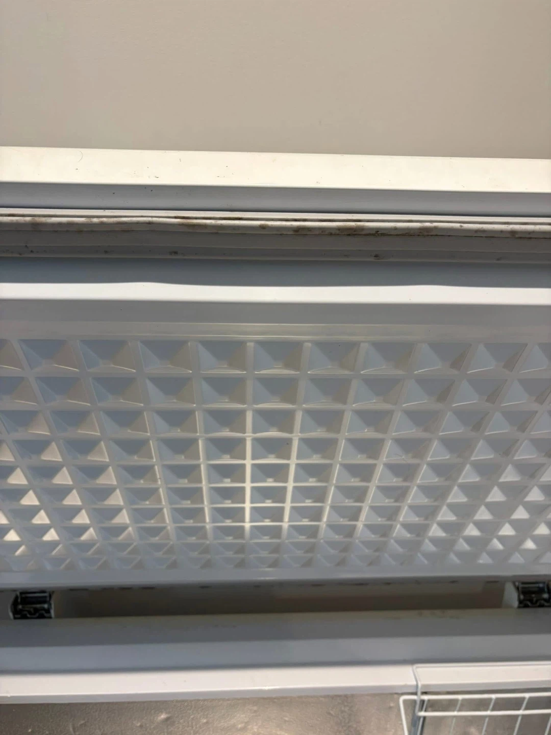 White Chest Freezer with Basket - photo 4