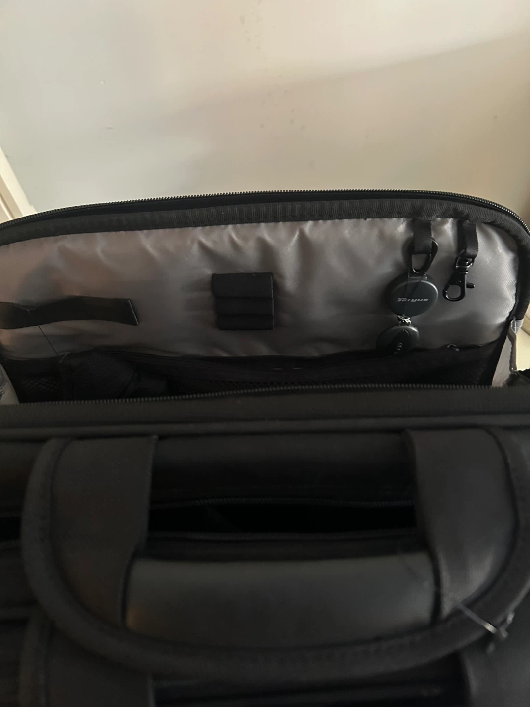 Targus Black Laptop Bag with Shoulder Strap - photo 4