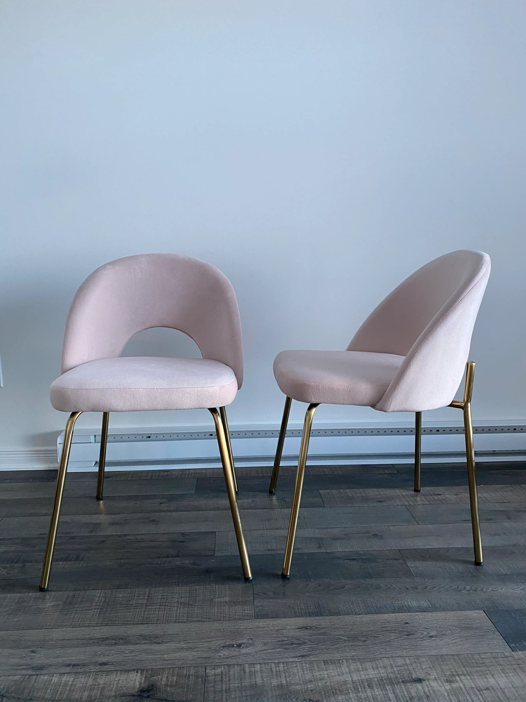 Round Dining Table with 2 Pink Velvet Chairs - photo 2
