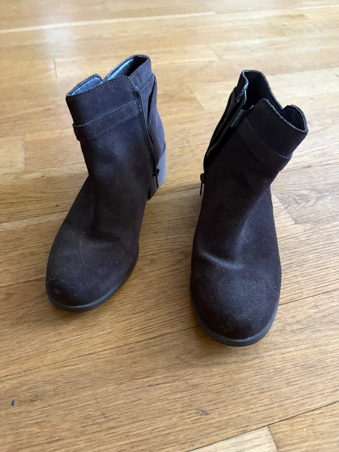 Women's Size 7 Brown Boots