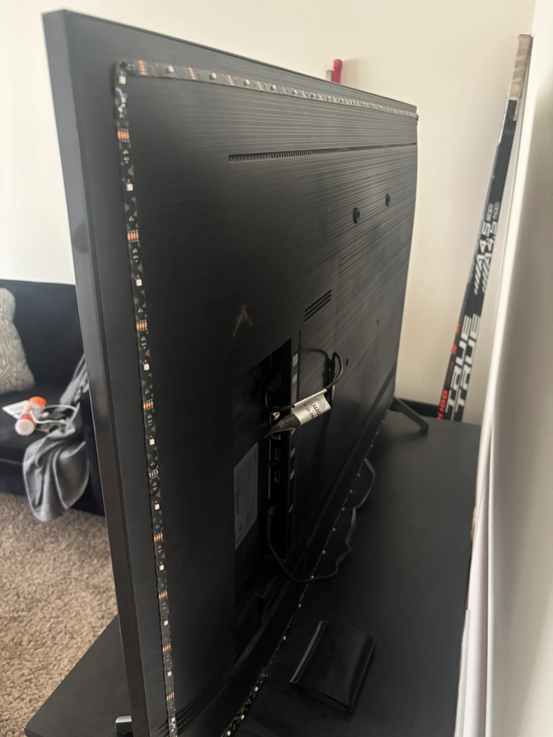 Samsung Smart TV with LED Accent Lighting - photo 2
