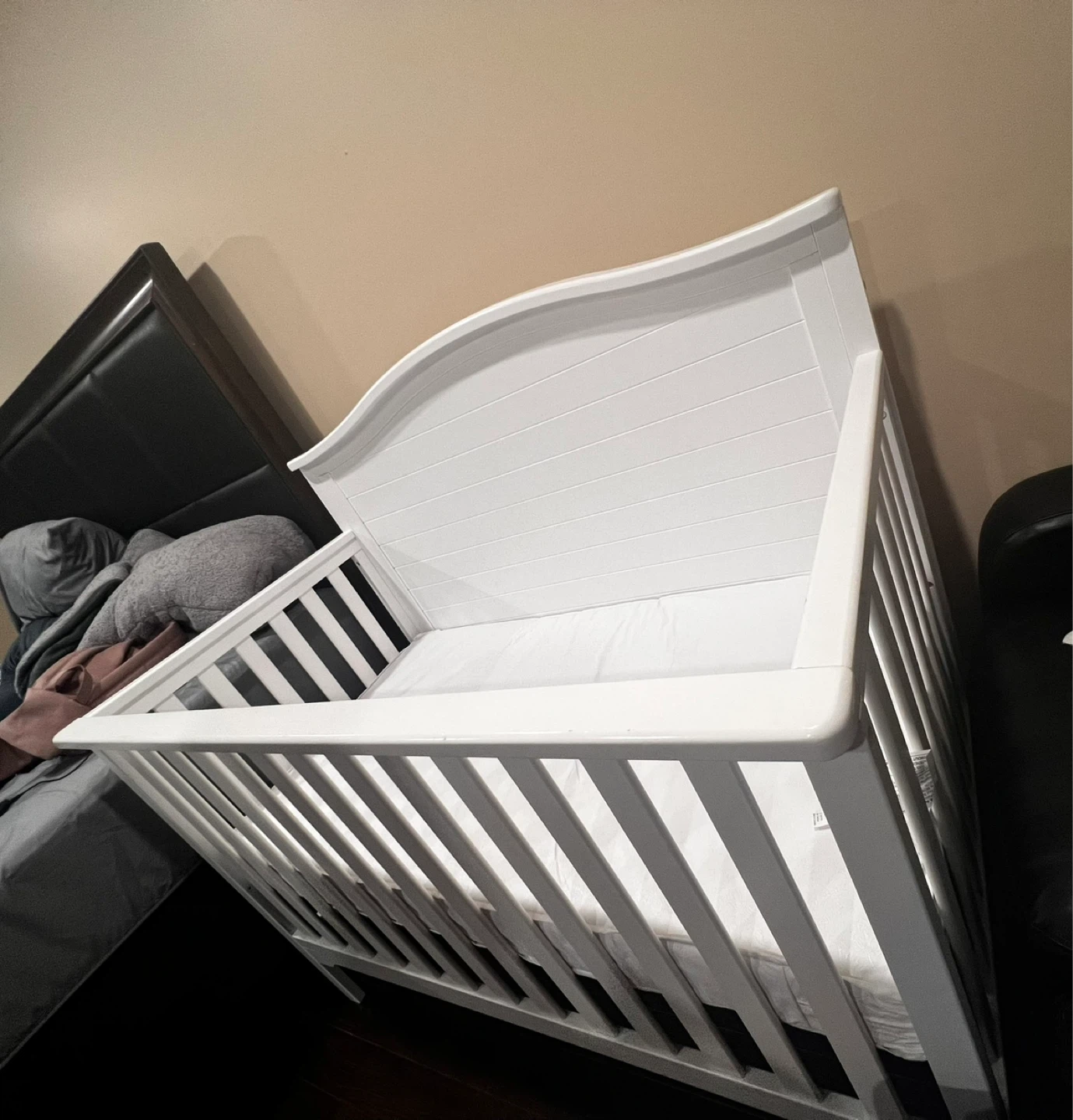 White Convertible Crib with Mattress - photo 2
