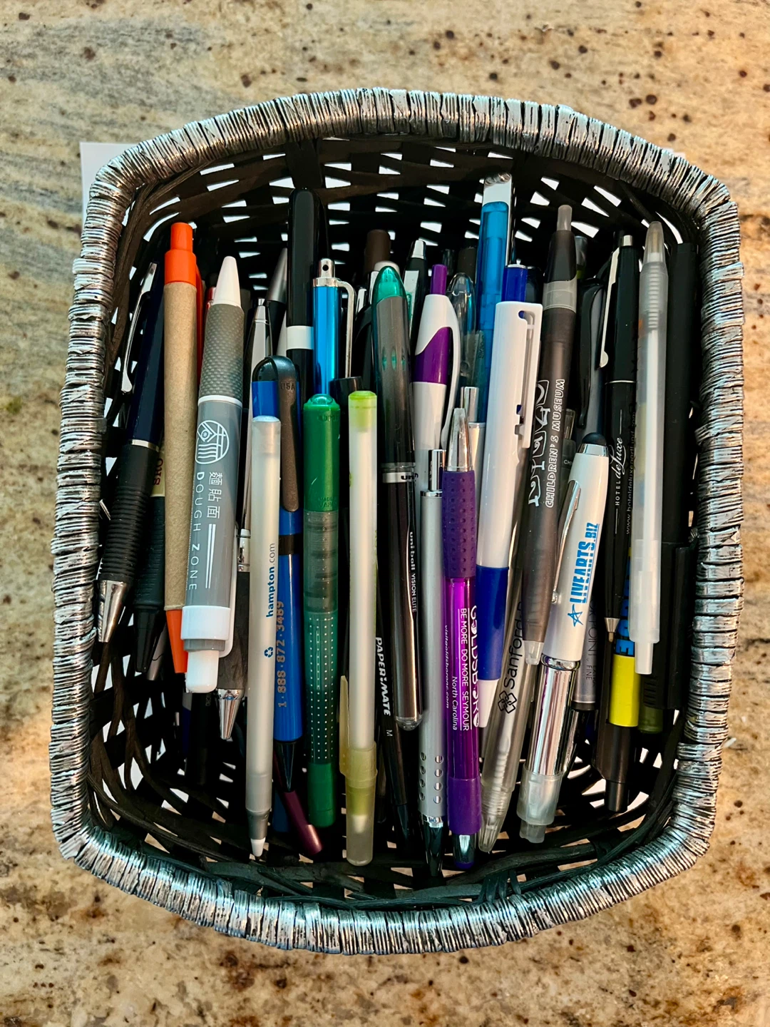 100 Assorted Pens