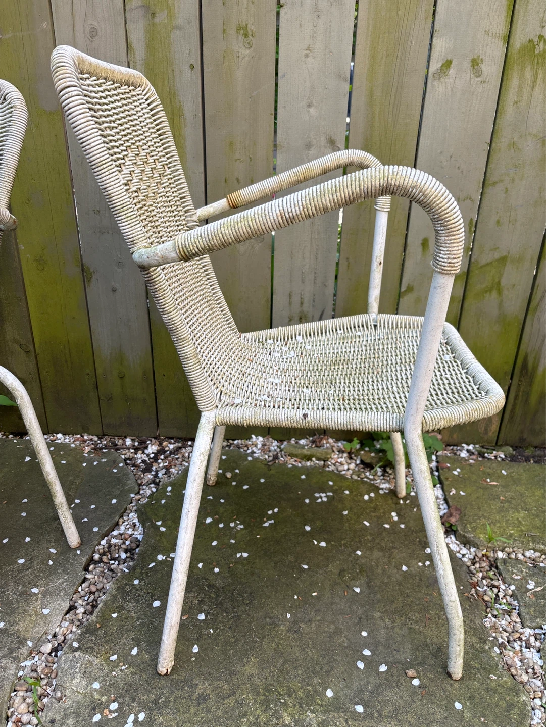 Small vintage wicker plastic & metal outdoor chair - photo 3